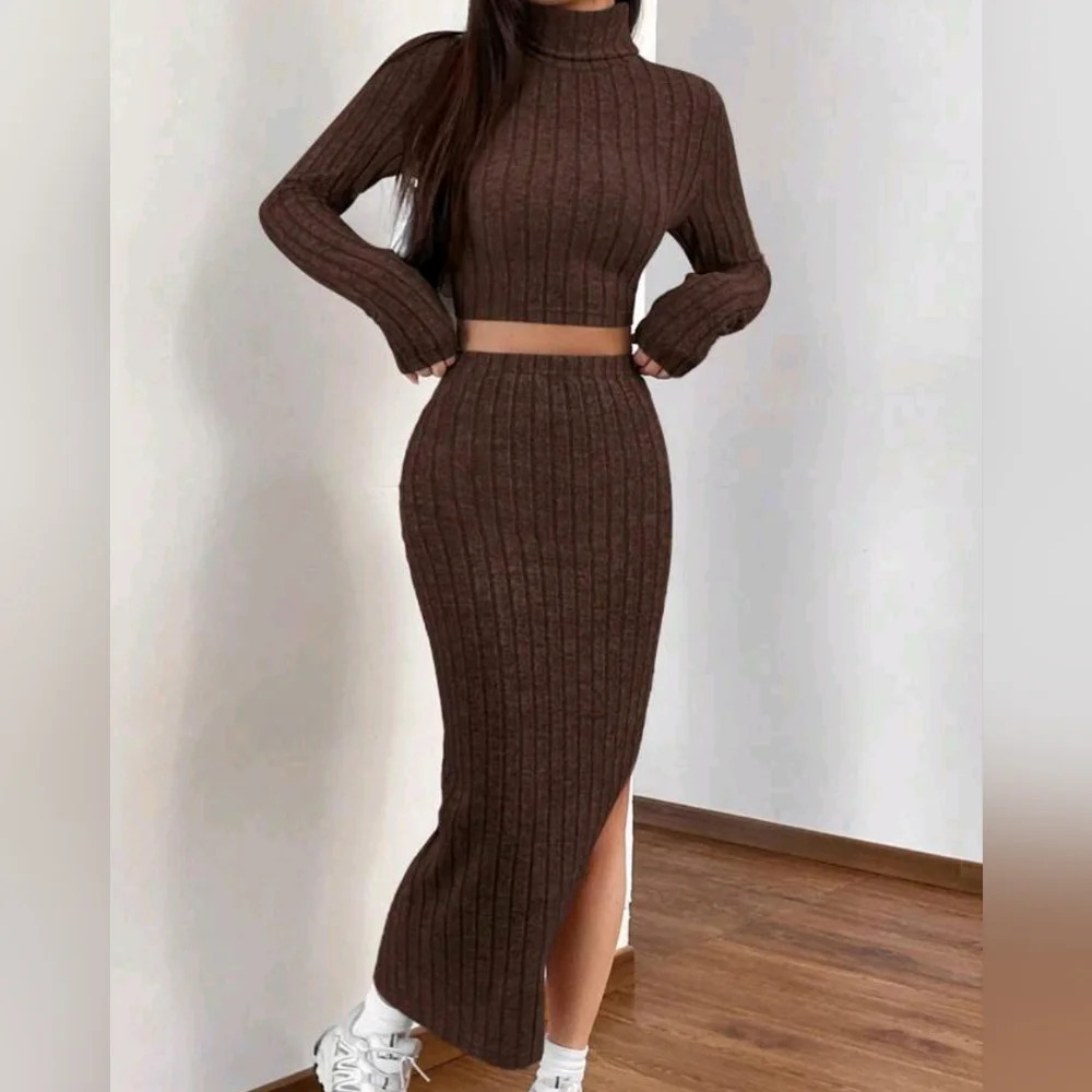 Women's High Neck Fleece Distressed T-Shirt And Skirt Set